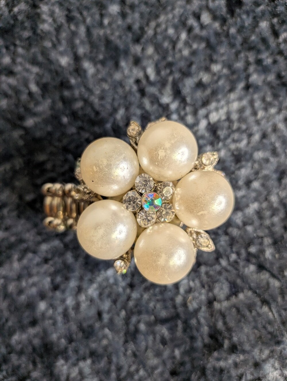 Vintage Faux Pearl Rhinestone Cluster Stretch Cocktail Ring ✨